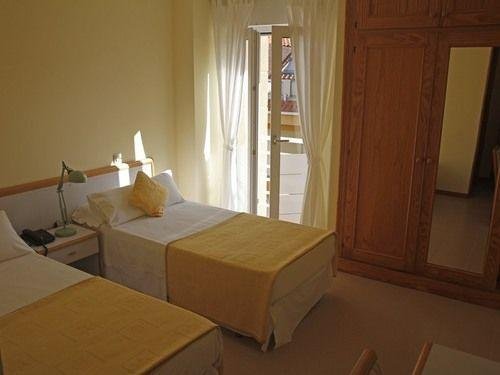 hotel playa de meron