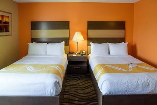 onyx suites wolfchase