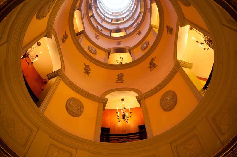 lhotel