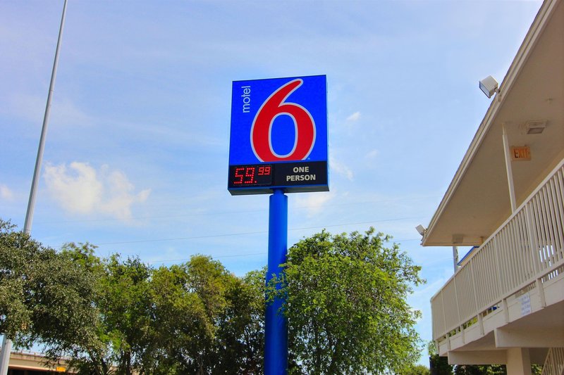 motel 6 corpus christi northwest