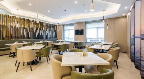 atour hotel hangzhou zhuantang songcheng meiyuan