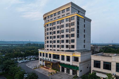 gem hotel luoyang longmen high speed railway station univerisity town