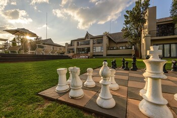 cayley mountain resort