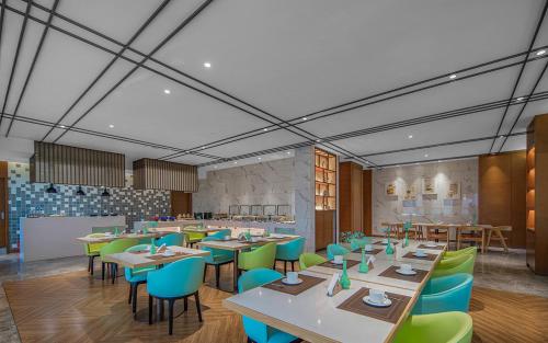 metropolo hotel xuzhou railway station jinlong lake metro station