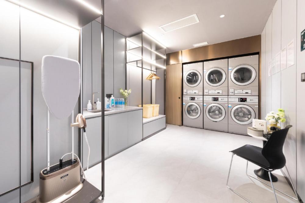 atour hotel kunming railway station joy city