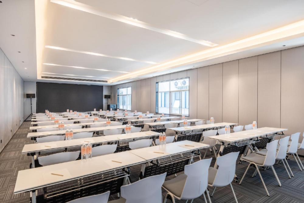 atour hotel kunming railway station joy city