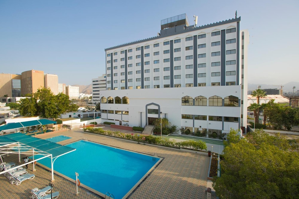 hotel muscat holiday
