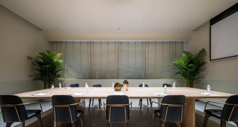 crossing hotel zhengzhou east high speed railyway station