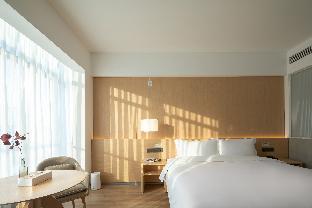 crossing hotel zhengzhou east high speed railyway station