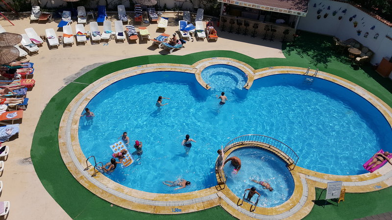 golden moon apart hotel