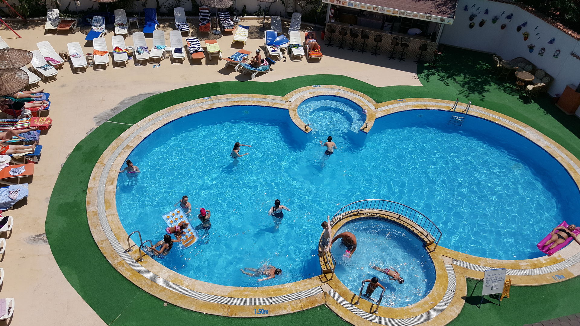 golden moon apart hotel