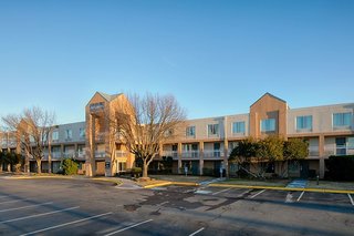 Quality Inn Fayetteville Near Fort Bragg,North Carolina>>Fayetteville,3 star