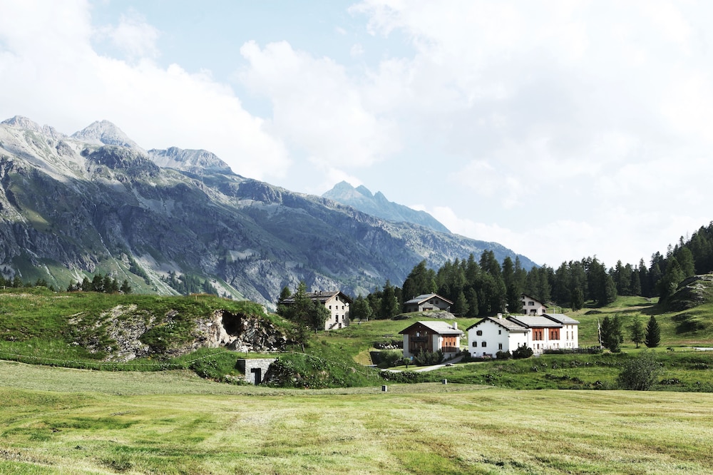 hotel chesa pool val fex
