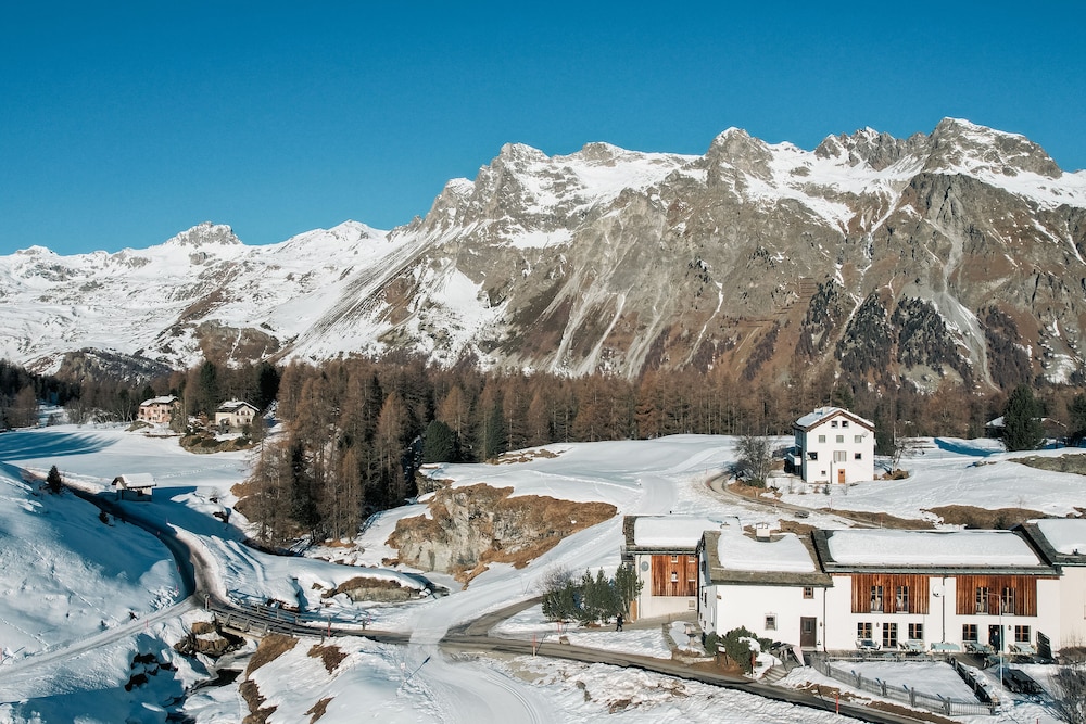 hotel chesa pool val fex