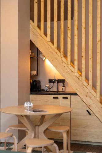 the charming by curt suites