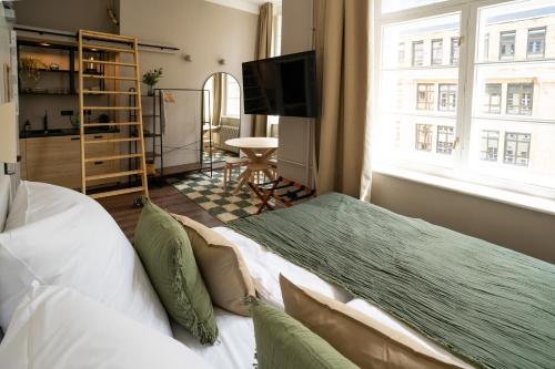 the charming by curt suites