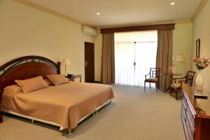 Los Parrales Resort Hotel,Cercado Province>>Tarija,3 star