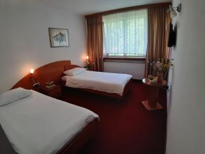 Park,Ribic>>Bihac,3 star
