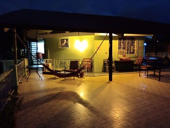 the red hut inn