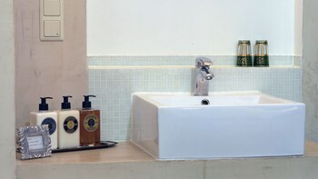 the rooms bed and breakfast