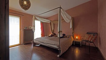 the rooms bed and breakfast