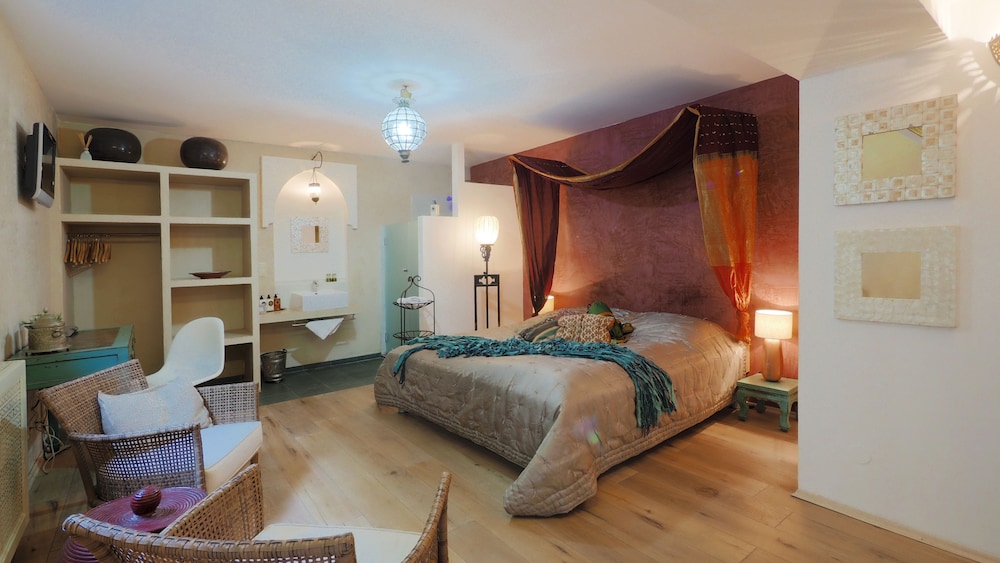 the rooms bed and breakfast