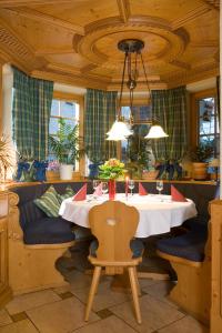 Gasthof Zur Burg,Black Forest>>Baden-Württemberg,3 star