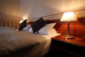 Hotel Burg-Muhle,Geiselbach>>Frankfurt,3 star