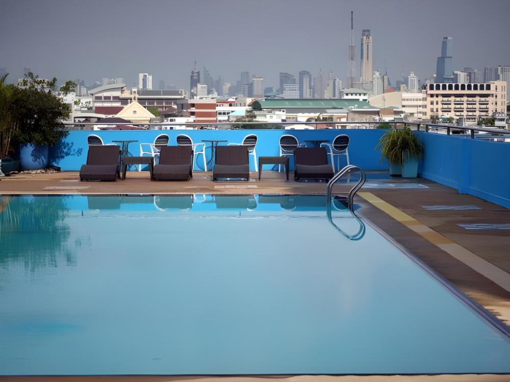 riverside bangkok hotel