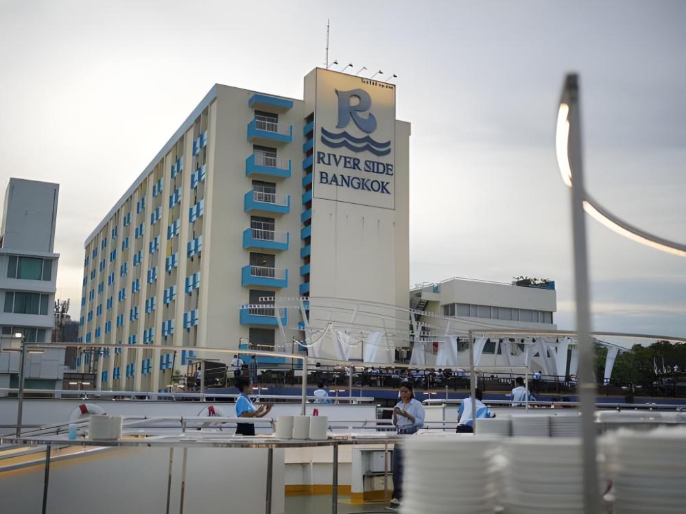 riverside bangkok hotel