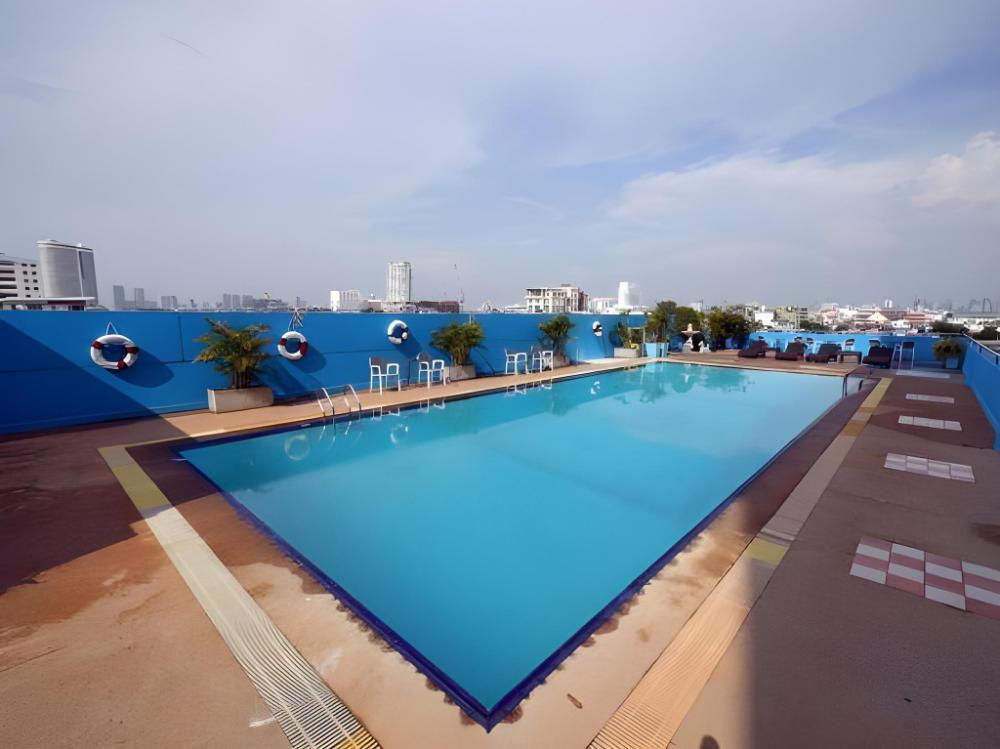 riverside bangkok hotel