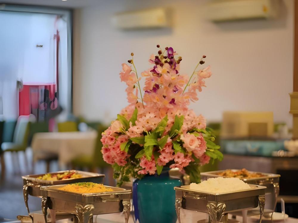 riverside bangkok hotel