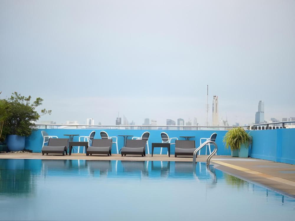 riverside bangkok hotel