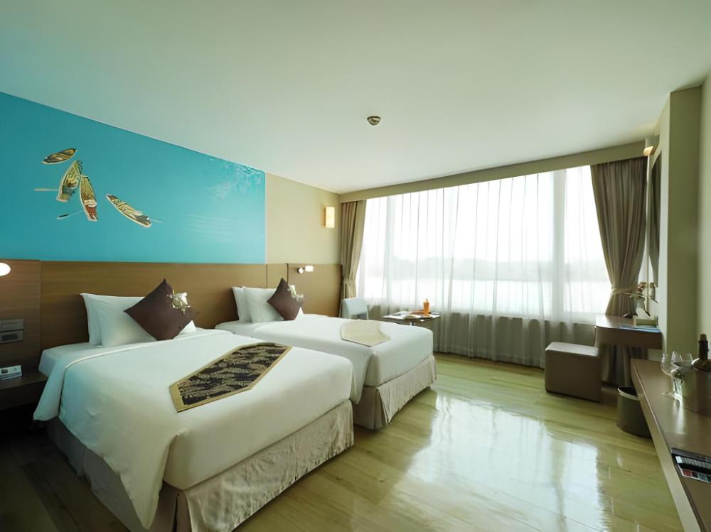 riverside bangkok hotel