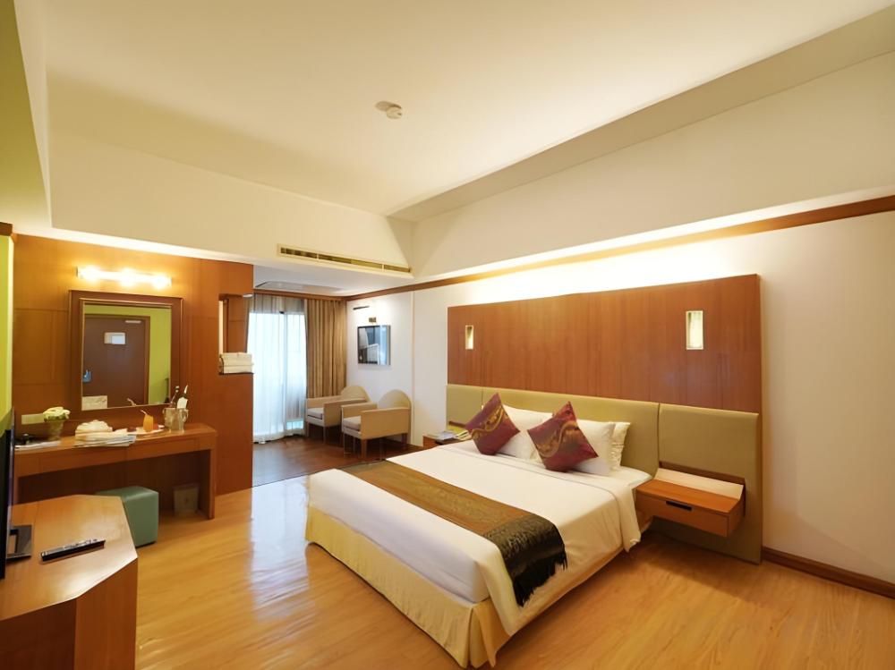 riverside bangkok hotel