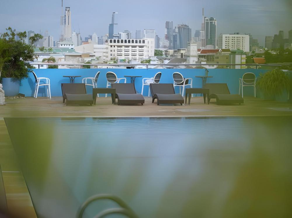 riverside bangkok hotel