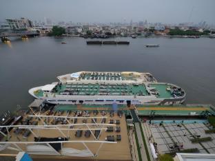 riverside bangkok hotel