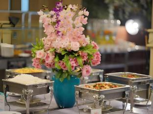 riverside bangkok hotel