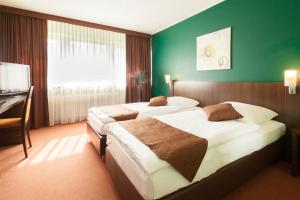 Hotel Mondial,Hilden>>Cologne,4 star
