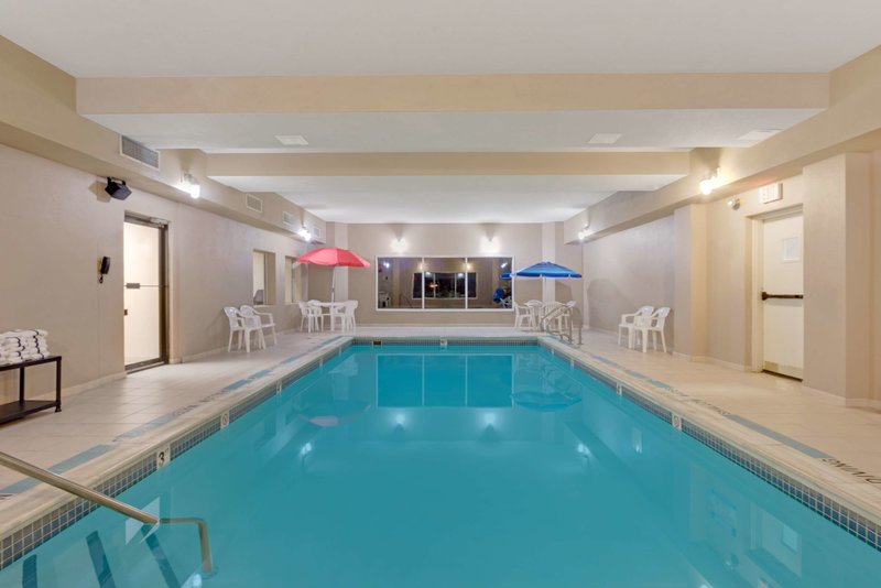 days inn pittsburgh airport