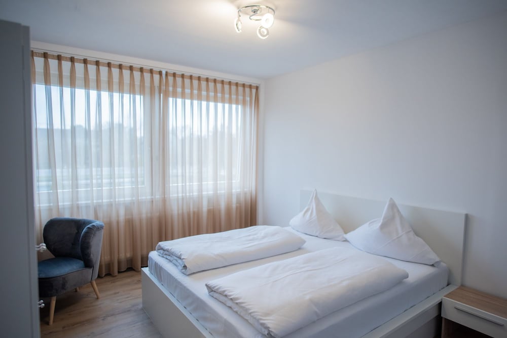 hotel leo