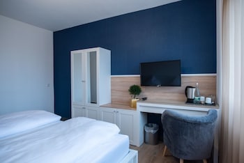 hotel leo