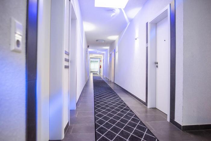 hotel leo