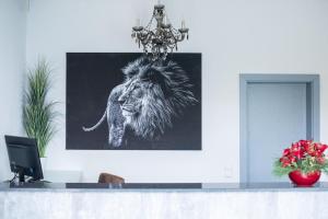 hotel leo