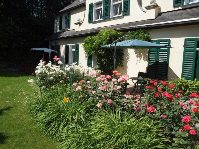 hotel and restaurant bellevue schmolln