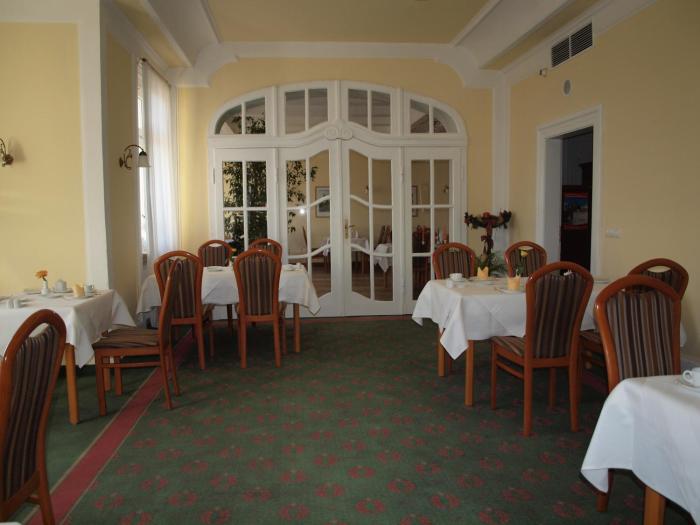 hotel and restaurant bellevue schmolln