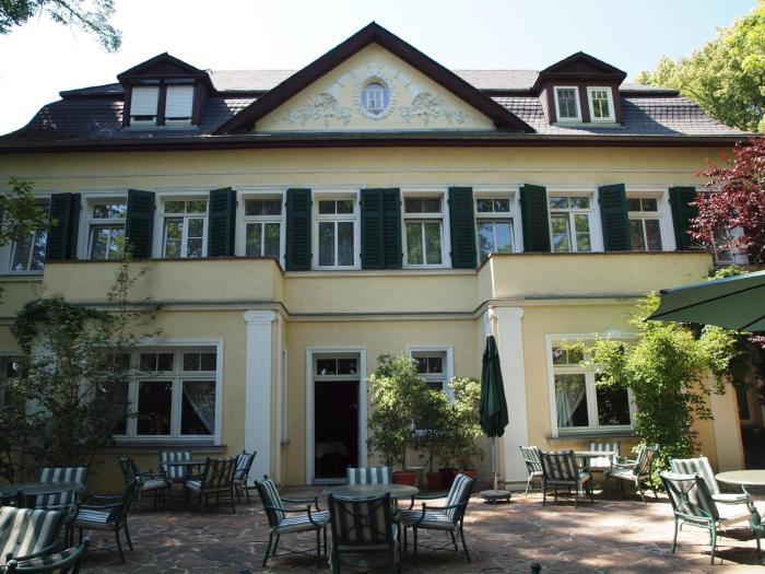 hotel and restaurant bellevue schmolln
