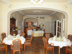 hotel and restaurant bellevue schmolln