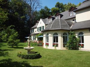 hotel and restaurant bellevue schmolln