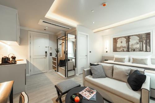 chateau du village patong